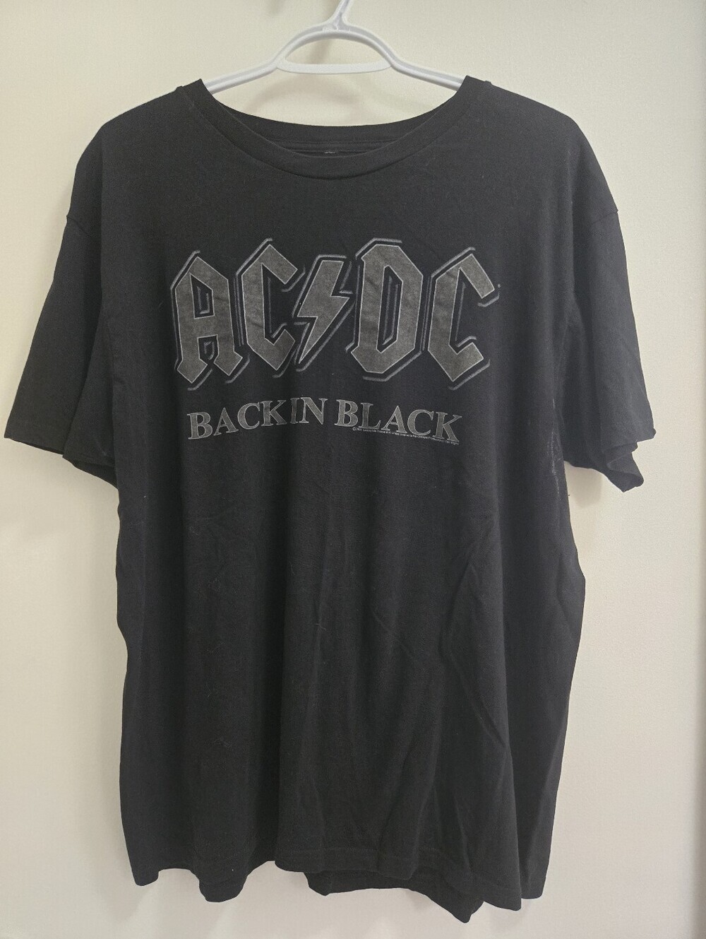 Mens AC/DC Back In Black Band TShirt - L